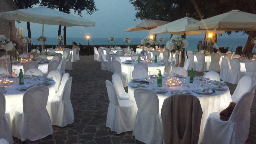 Vila Ristorante Country House Isolabelgatto Fano Exteriér fotografie