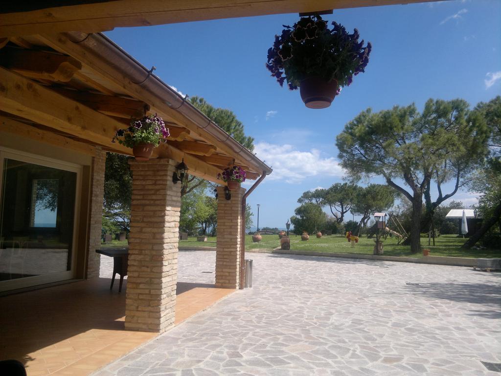 Vila Ristorante Country House Isolabelgatto Fano Exteriér fotografie