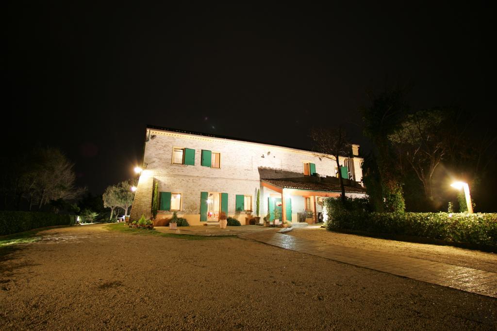 Vila Ristorante Country House Isolabelgatto Fano Exteriér fotografie