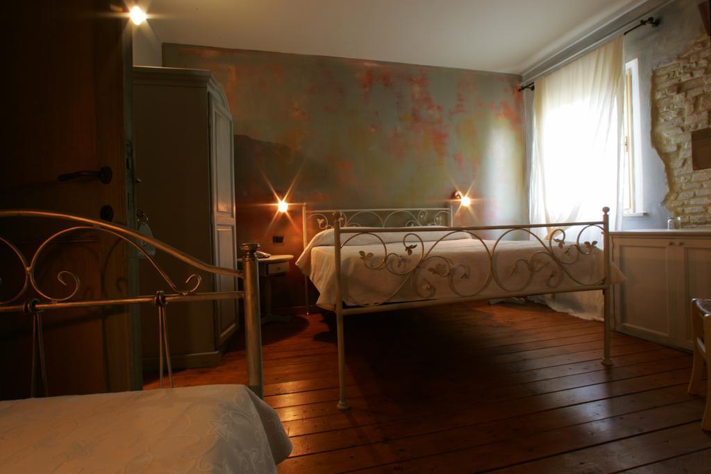 Vila Ristorante Country House Isolabelgatto Fano Pokoj fotografie