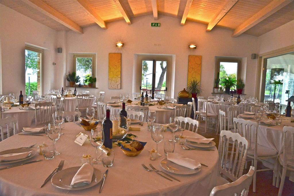 Vila Ristorante Country House Isolabelgatto Fano Exteriér fotografie